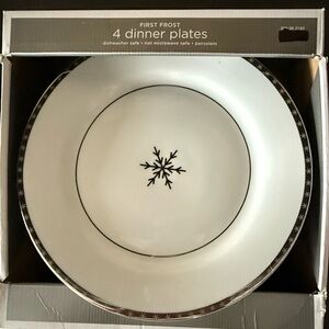 NIB Target Silver trimmed Snowflake White Dinner Plates -Set of 4
